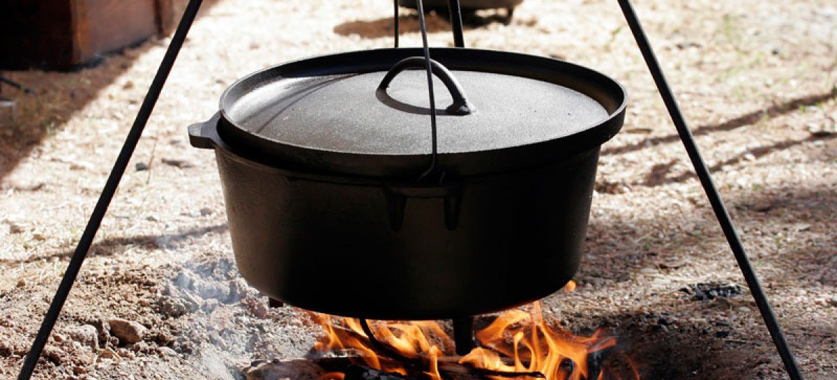 Forno olandese in ghisa: il Dutch Oven dai cowboy al barbecue