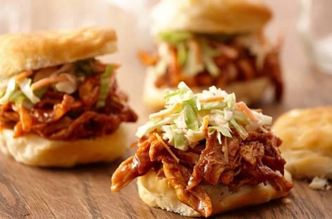 Ricetta Pulled Chicken bbq – Come fare al barbecue il pollo sfilacciato