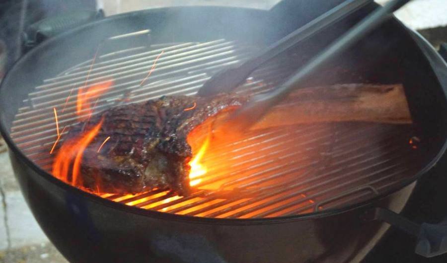 Bistecca alla griglia: la Tomahawk