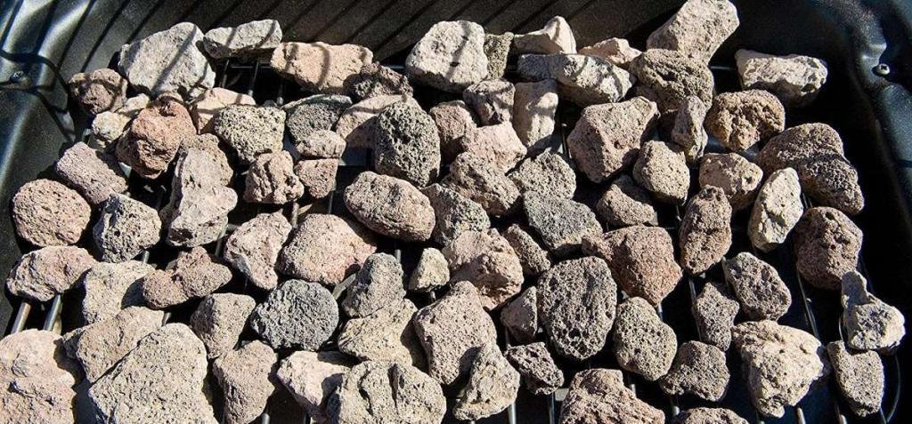 barbecue a gas con pietra lavica