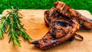 costolette di agnello alla griglia all'aceto balsamico