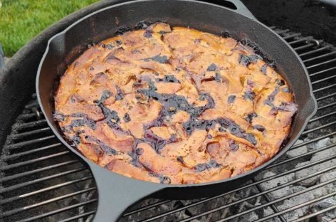 Torta rustica al bbq – Cobbler alle mele, cannella e mirtilli