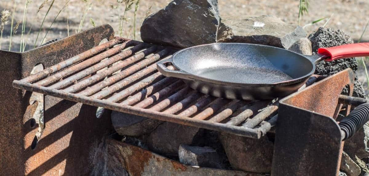 Come pulire la griglia in ghisa condizionare e prevenire la ruggine