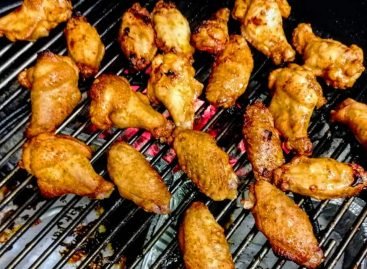 Smoked Chicken Wings: La Ricetta BBQ Americana per Ali di Pollo Perfette