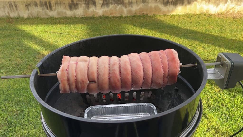 tagli di maiale per barbecue con cottura girarrosto