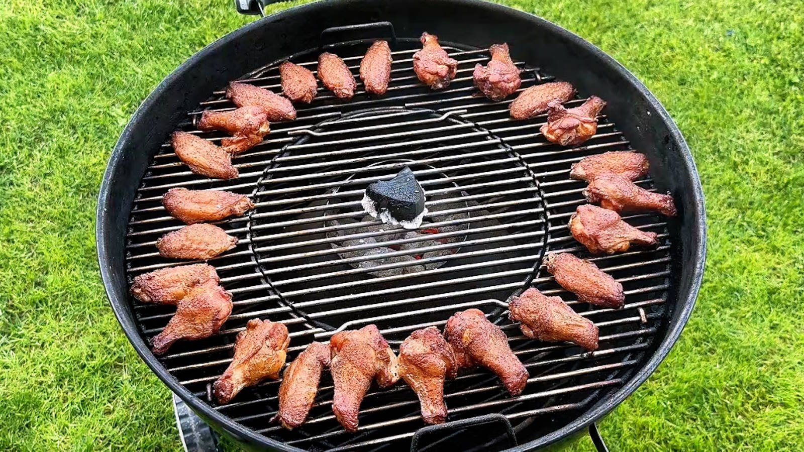 alette di pollo croccanti sul kettle con cono vortex onlyfire