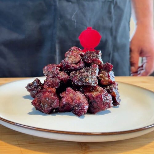 Burnt ends di manzo con le beef fingers (carne intercostale)